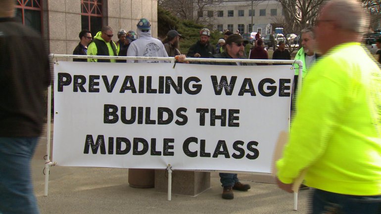 construction-workers-oppose-prevailing-wages.jpeg